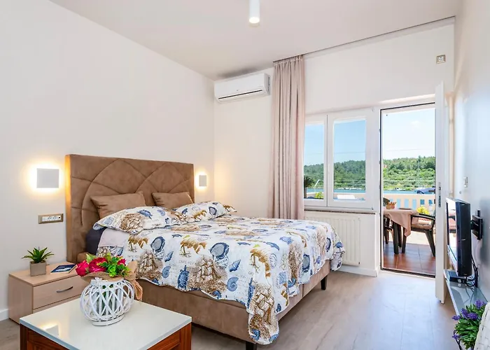 Apartment Bilice beach