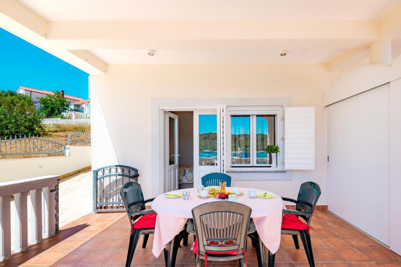 Apartment Apartment Bilice beach