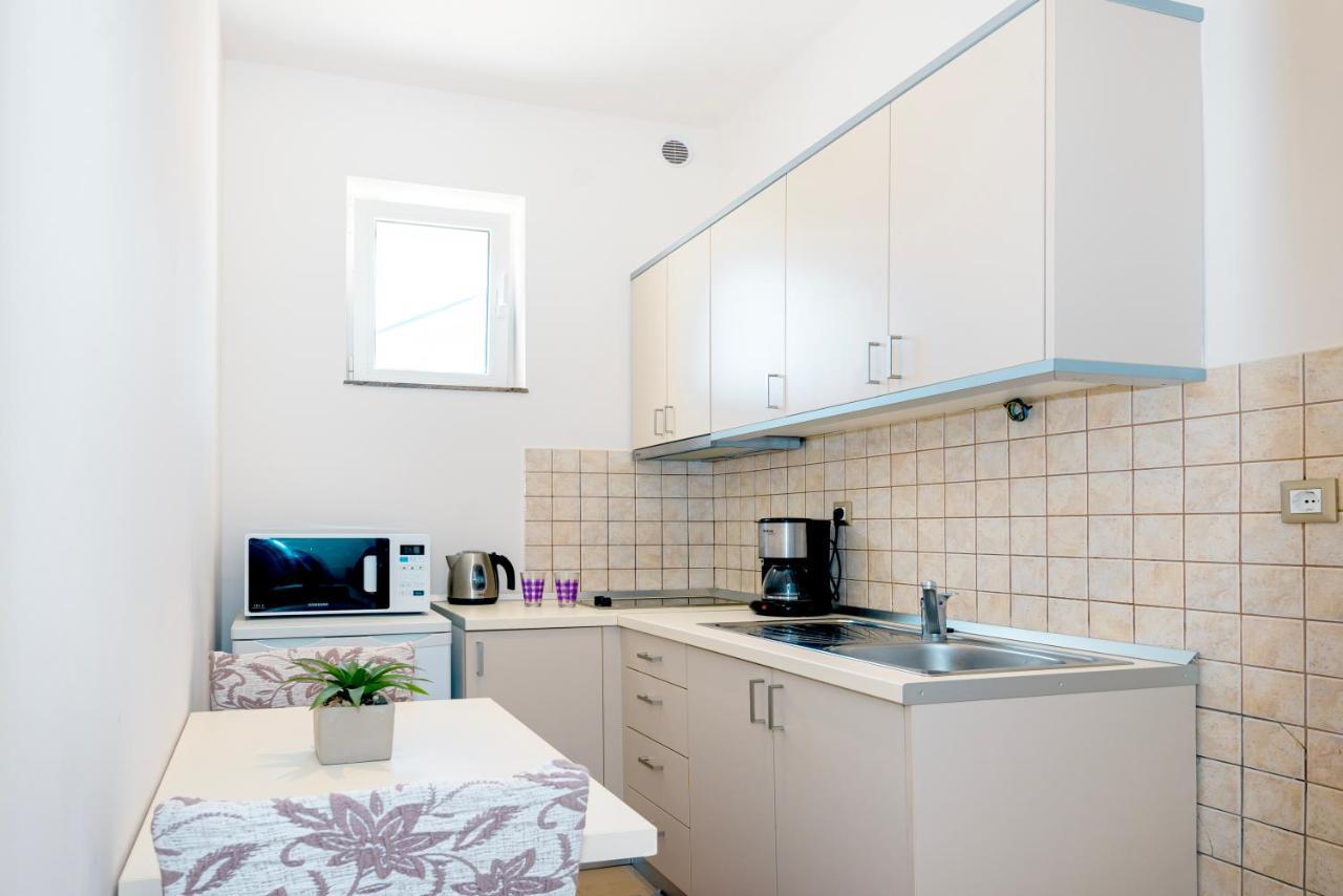 Apartment Bilice beach Apartment *