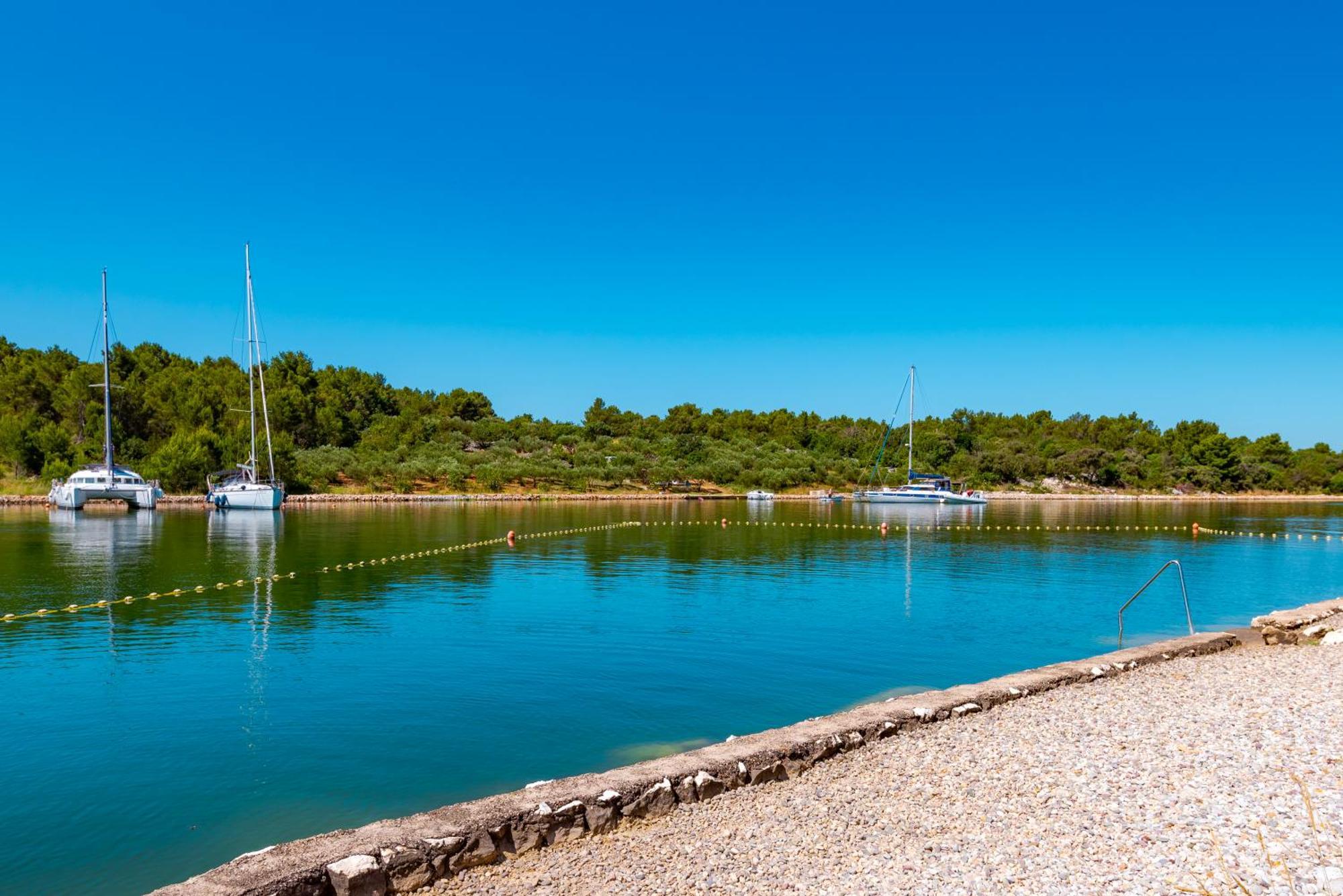 Apartment Apartment Bilice beach Bilice