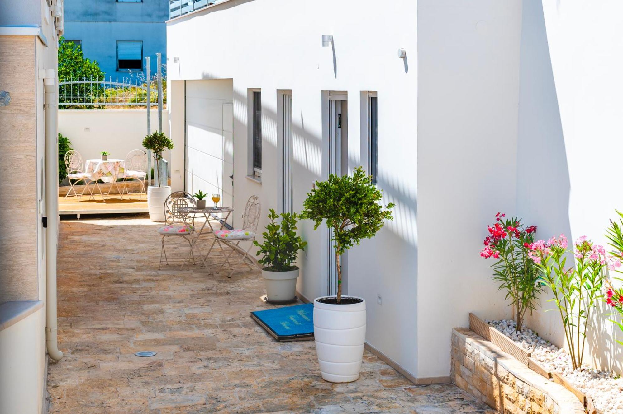 Apartment Bilice beach *