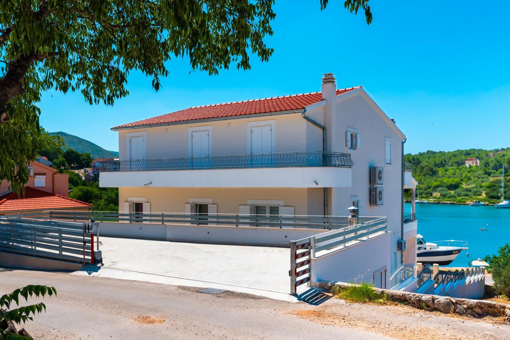 Apartment Bilice beach Bilice